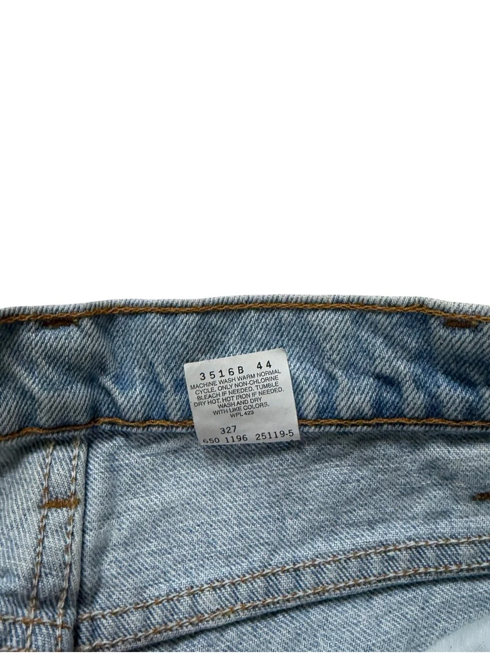 Vintage 90s Levis 560 Loose Fit Tapered Leg Light Wash Blue Jeans Size 32x32